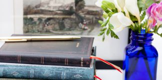 4 Tips on Finding Inspiration from Successful Authors