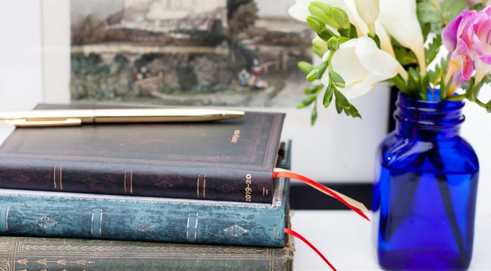 4 Tips on Finding Inspiration from Successful Authors