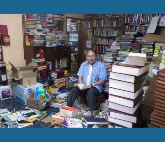 Celebrating World Book Lovers Day with El Señor de los Libros