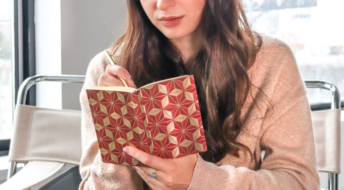 10 New Journalling Prompts to Reflect on the Year’s End and to Dream of the Year Ahead