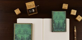 Old Leather Pacific Blue Lends a Serene Feeling to Our Flexi Collection