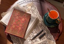 Explore the Archives of Shakespeare’s Library with Our War of the Roses Design!