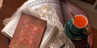 Explore the Archives of Shakespeare’s Library with Our War of the Roses Design!