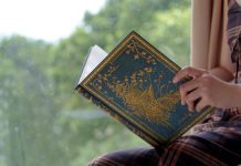 Discover Giacomelli’s World with Our Les Papillons Design!